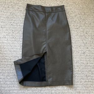 Ellie Tahari green front slit faux leather skirt